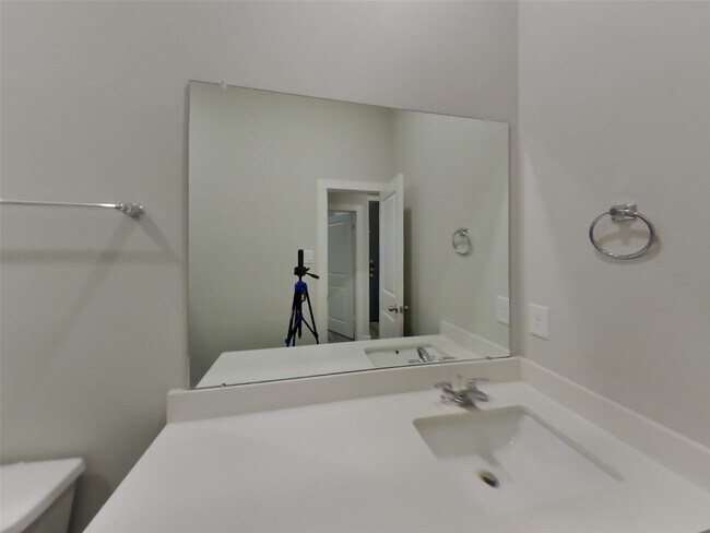 Building Photo - 9835 Willow Creek Commerce Dr