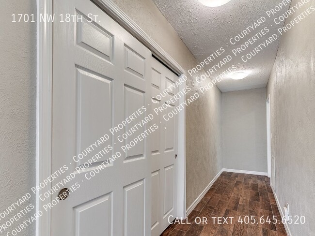 Building Photo - Beautiful 2 bed, 2 bath updated duplex in ...