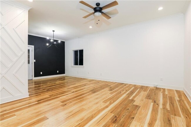 Building Photo - 3040 Valley Cir