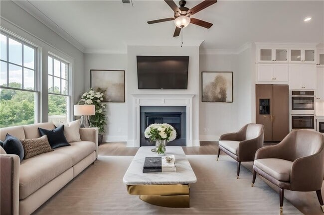 Building Photo - 435 Maplewood Dr