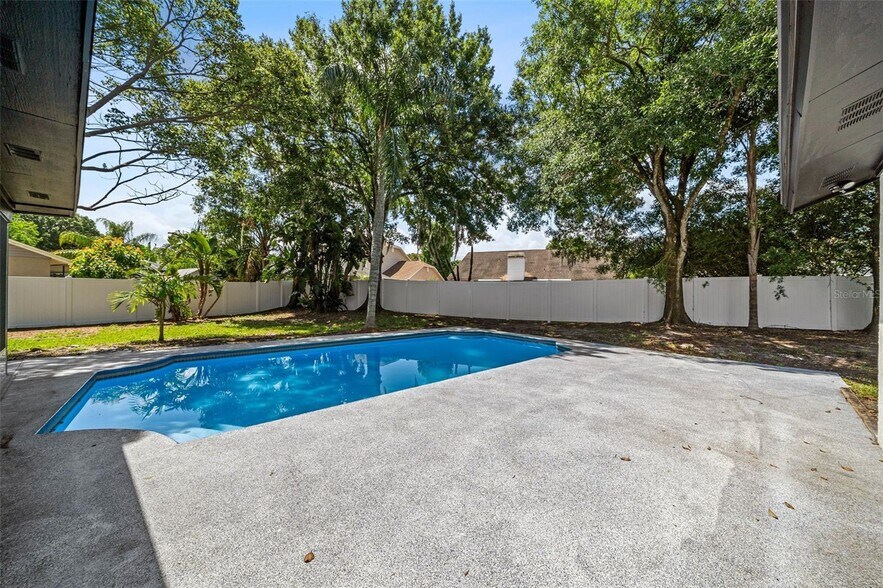 Building Photo - 12335 Yellow Rose Cir