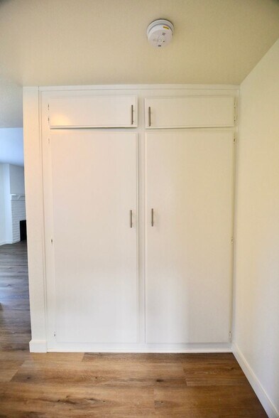 Building Photo - 5617 Woodman Ave