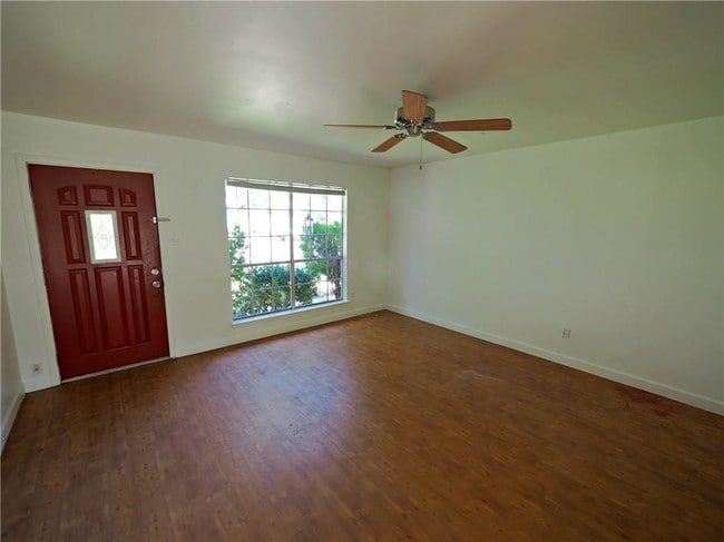 Building Photo - 1503 Meadows Dr