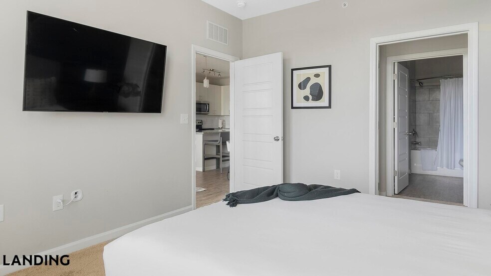 Building Photo - 2300 Tapestry Park Dr