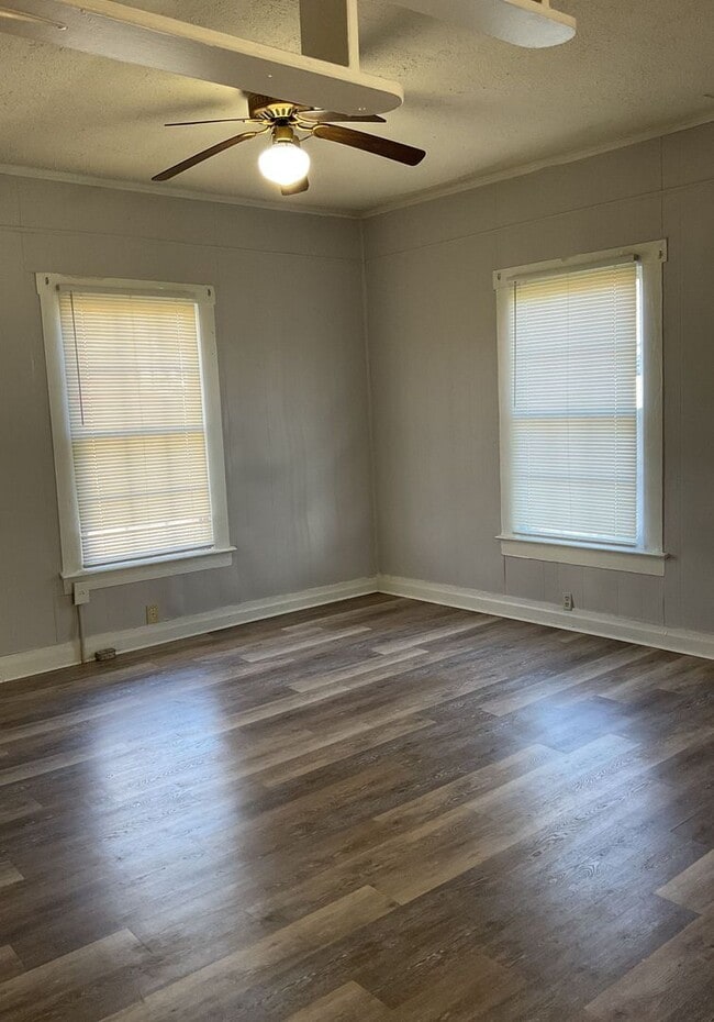 Building Photo - Two bedroom home in Gastonia