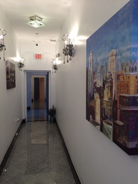 Building Photo - 1319 Park Rd NW