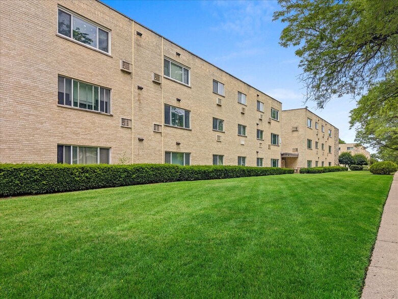 Primary Photo - 700 McKinley Ave