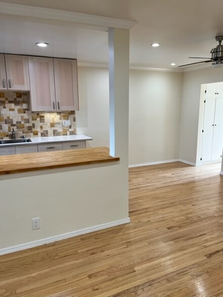 Large Island Pass through Butcher Block - 1047 Lincoln