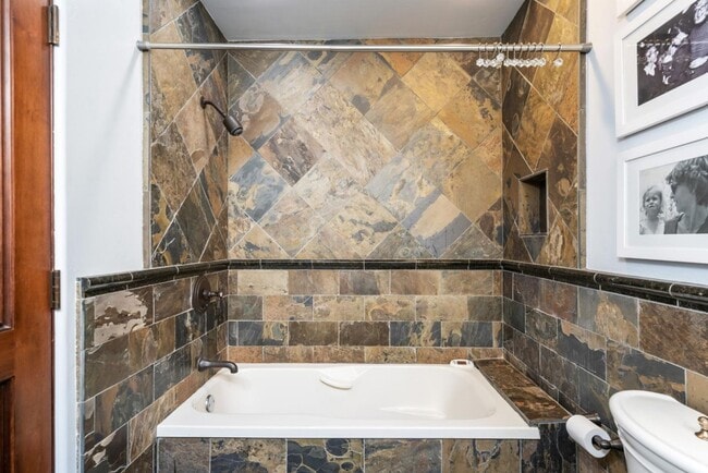 Building Photo - 1127 Filbert St