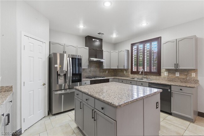 Building Photo - 8899 Sanibel Shore Ave