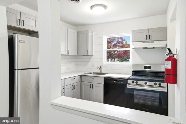 Building Photo - 1137 Kaye Ct