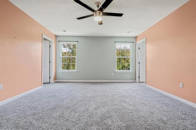 Building Photo - 8059 Hinsdale Ln