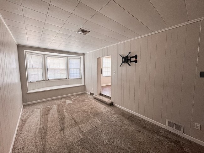 Building Photo - 2710 Henderson Rd