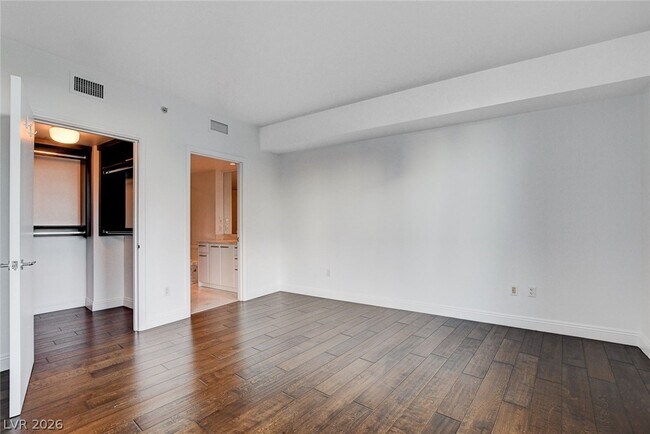 Building Photo - 222 Karen Ave