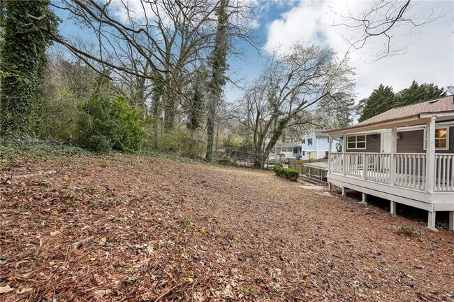 Building Photo - 4042 Sweetbriar Ln