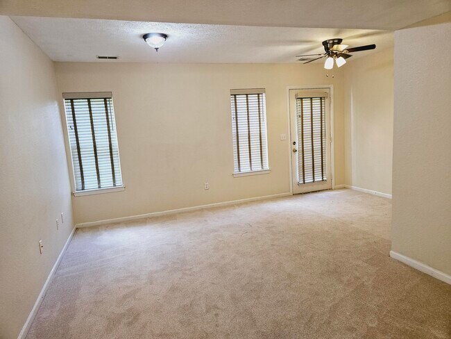 Building Photo - 3598 Bent Trail Dr