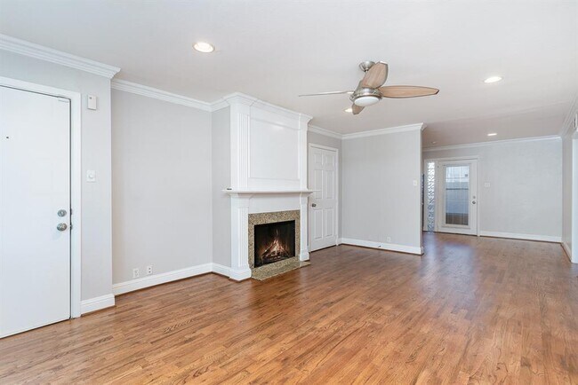 Building Photo - 5222 Fleetwood Oaks Ave