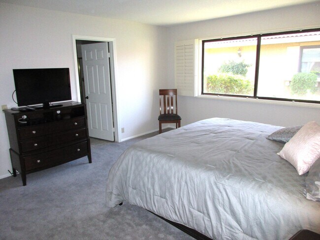 Building Photo - 85 Conejo Cir