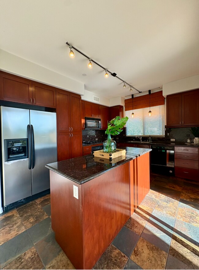 Building Photo - Resort Lifestyle at The Lido in Mission Valley