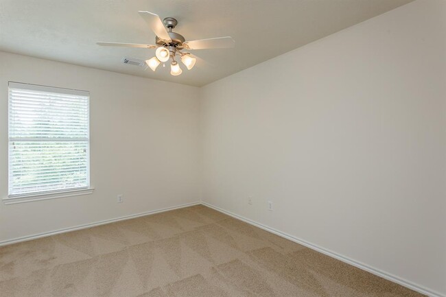 Building Photo - 138 E Spindle Tree Cir