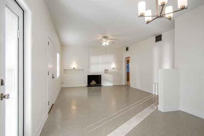 Building Photo - 1647 Lake Ella Dr