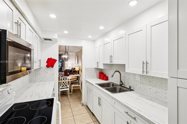 Building Photo - 2900 NW 48th Terrace