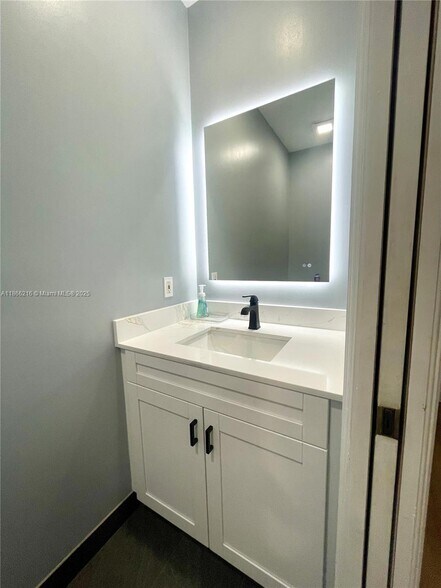 Building Photo - 3840 SW 169th Ter