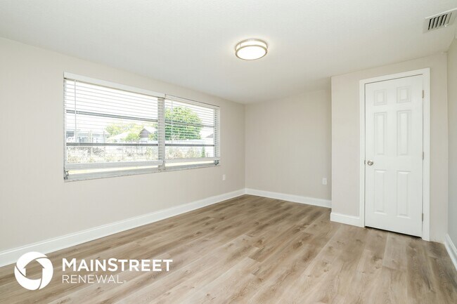 Building Photo - 9426 Legend Ln