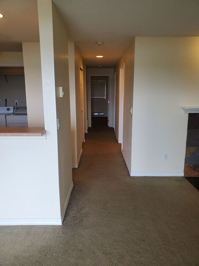 Building Photo - 2 Bedroom Condo At Sunn Fjord Condominiums...