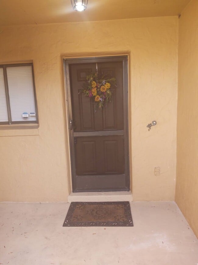 Building Photo - Lovely Condo for rent  ( New Lower Price)