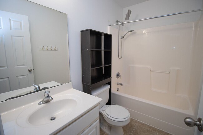 Building Photo - 101 Saskatoon Dr