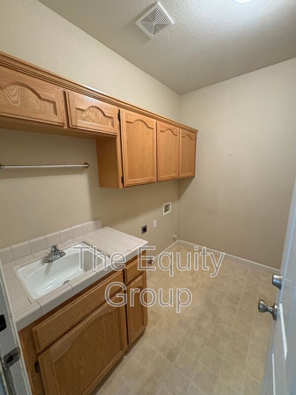 Building Photo - 524 Mallard Ave