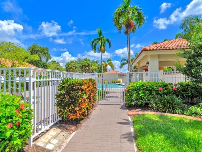 Building Photo - 15037 SW 50th Ct