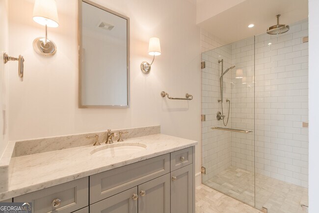 Building Photo - 3376 Peachtree Rd NE