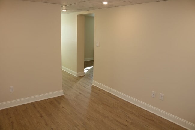 Building Photo - BLA 36 Washington