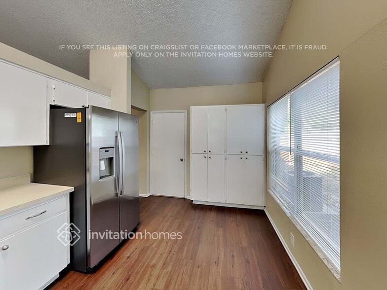Building Photo - 515 49th St E