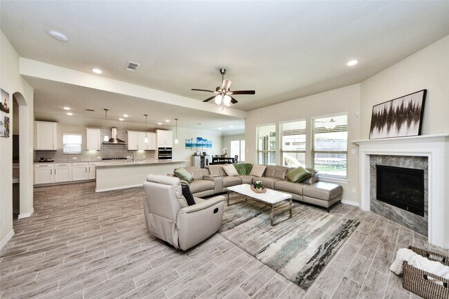 Building Photo - 25119 Sundance Park Ln