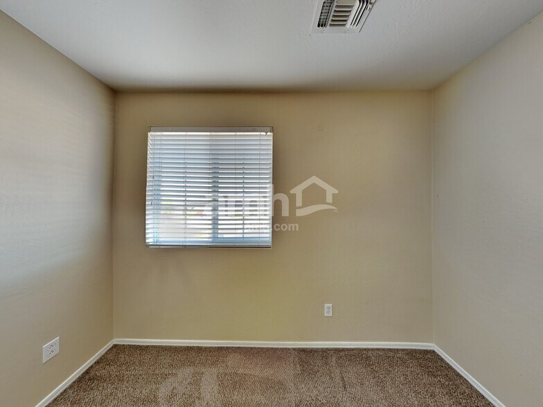 Building Photo - 22653 W Mesquite Dr