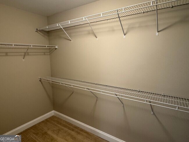 Building Photo - 7411 Redbud Loop