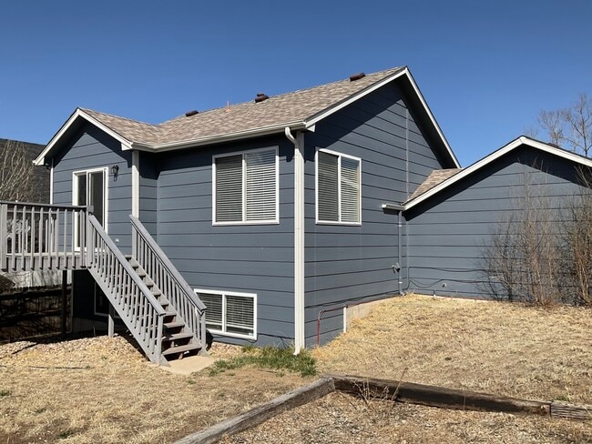 Building Photo - 2850 Leoti Dr