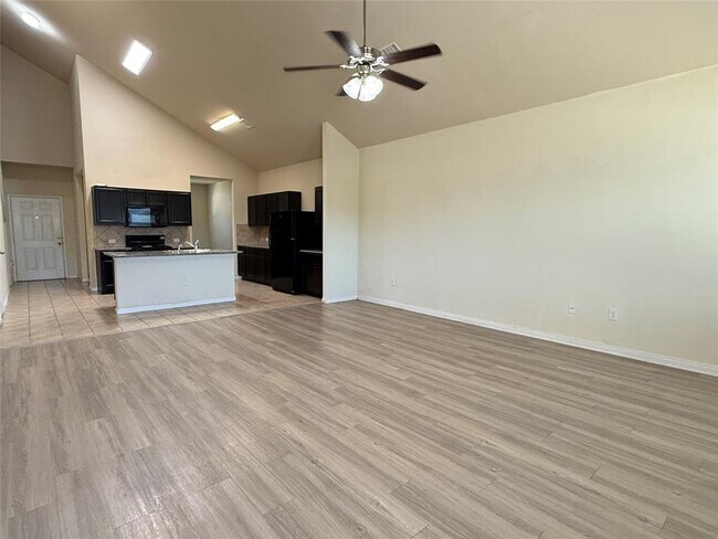Building Photo - 11112 Dawes Pl