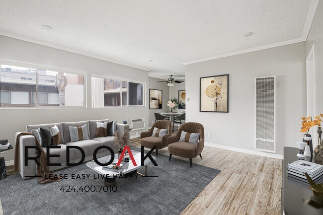 Primary Photo - 15405 Vanowen St