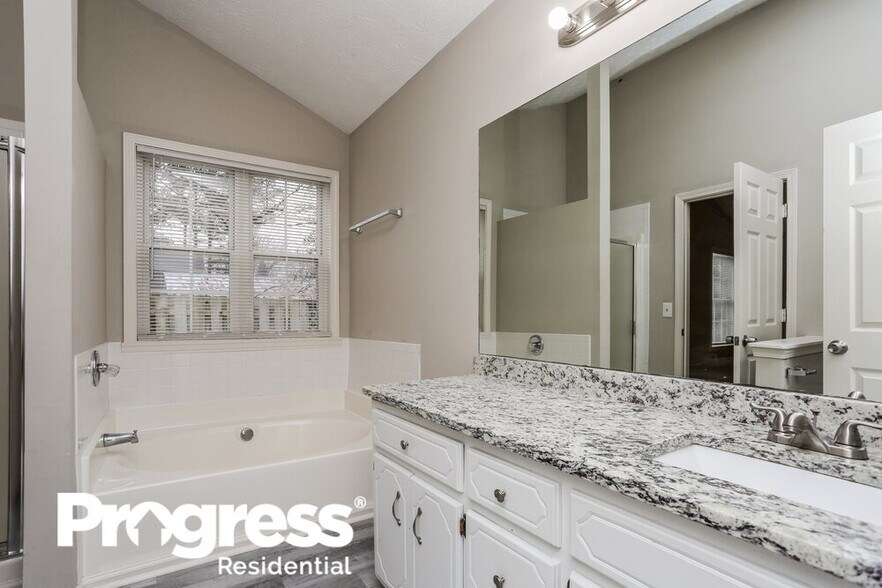 Building Photo - 3535 Garden Walk Ln SW