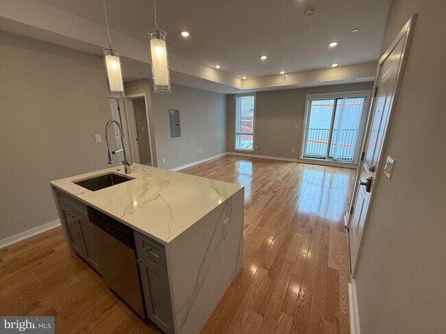 Building Photo - 914 W Susquehanna Ave