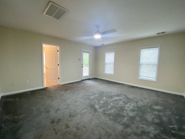 Building Photo - Charming Four-Bedroom Home in Bluffton wit...