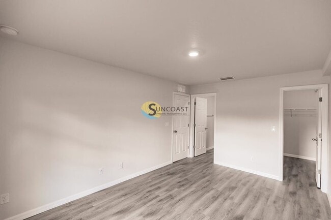 Building Photo - 378 Urbana St