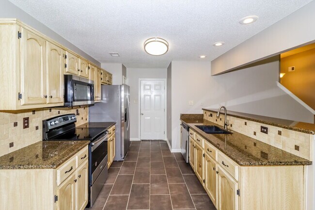 Building Photo - 11591 Millwind Dr