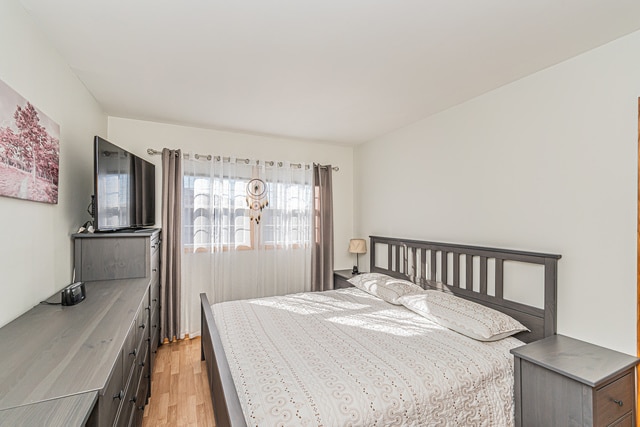 Building Photo - 1305 Kingsbury Dr