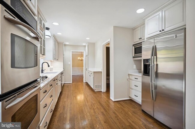 Building Photo - 7722 Desdemona Ct