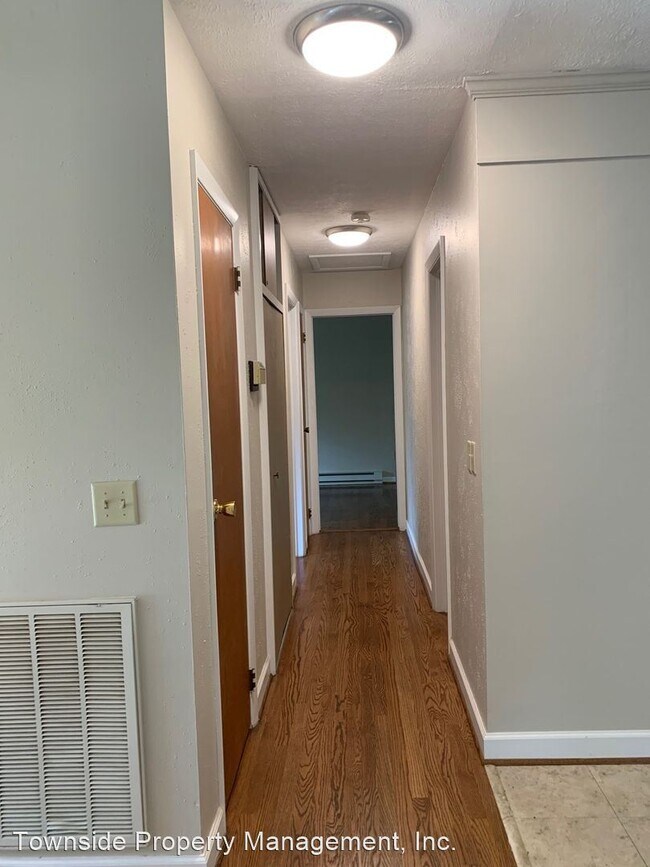 Building Photo - 5 br, 3 bath House - 924 McBryde Lane